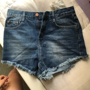 ZARA JEAN SHORTS SIZE 2